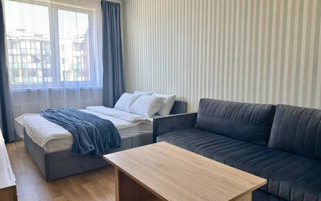 Na 5 Chelovek S Parkovkoy Flat