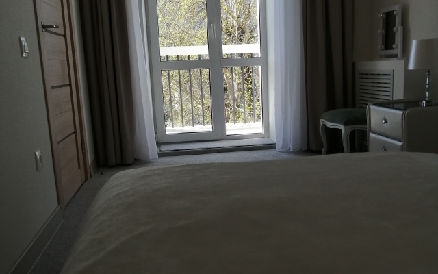 Lenina 12 Apartments