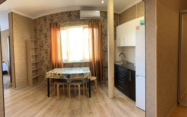 Na Tsvetochnoy Apartments