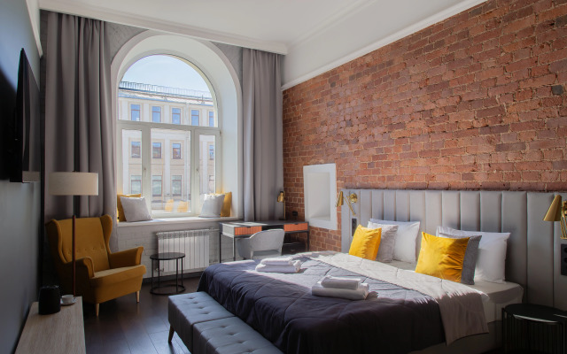 Отель Лопатин Невский 100