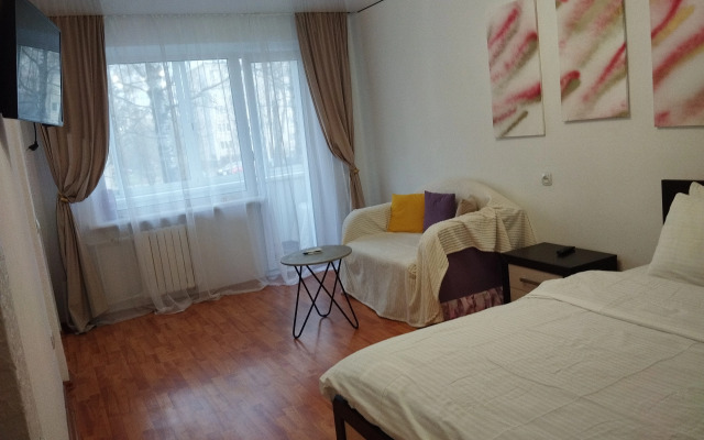 Tryokhmestnye tsentr.svetlaya teplaya Flat