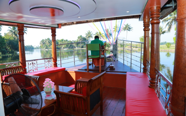 Sreekrishna 3 Bedroom Private Houseboat Hotel