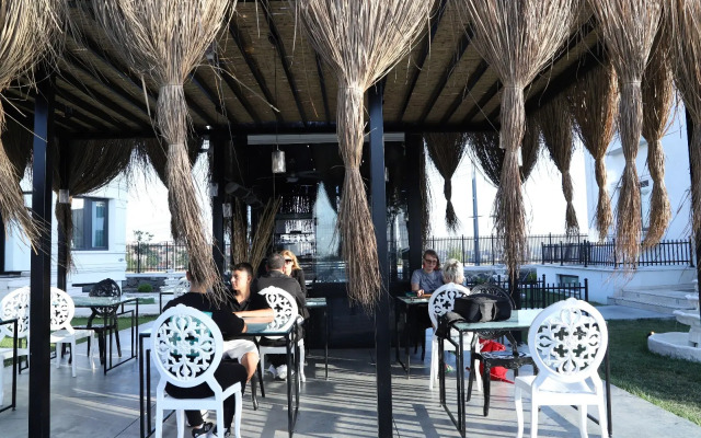 D Twins Airport Hotel