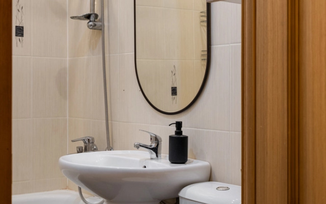 U Metro Krasnopresnenskaya Flat