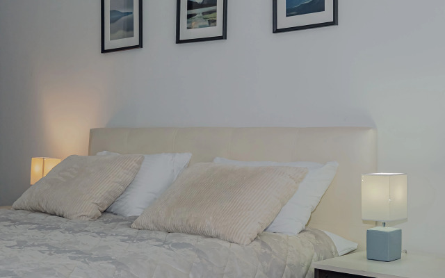 Отель Априори