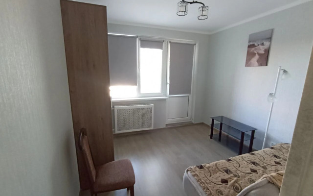 Tryohkomnatnaya Komfortnaya na Voejkova Flat