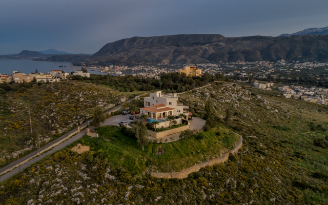 Karmilos Hill Villa