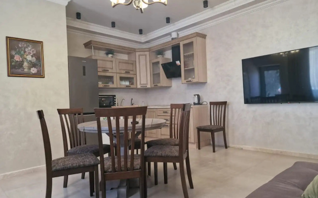 Etazh v elitnom dome Private house