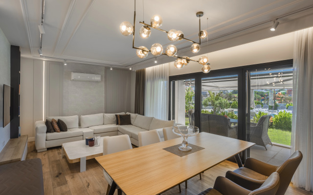Luxury Garden Suites
