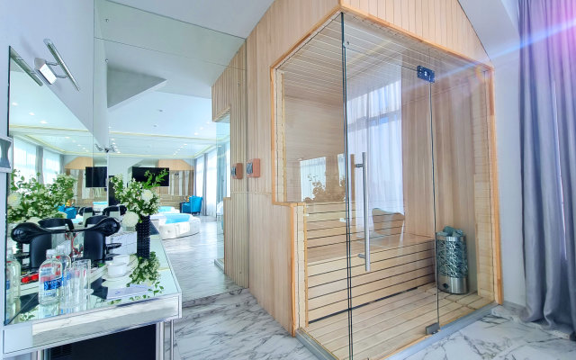 Kristall Hotel