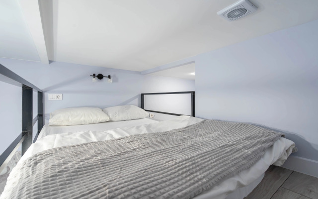 Квартира Светлая студия в центре Петербурга