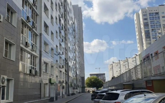 Stilnaya, Uyutnaya, Svetlaya S Kachectvennym Sepvisom Flat