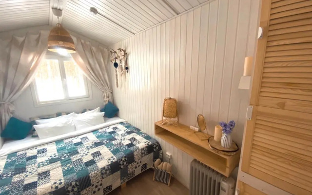 TinyDacha Mozhzhevelnik Glamping