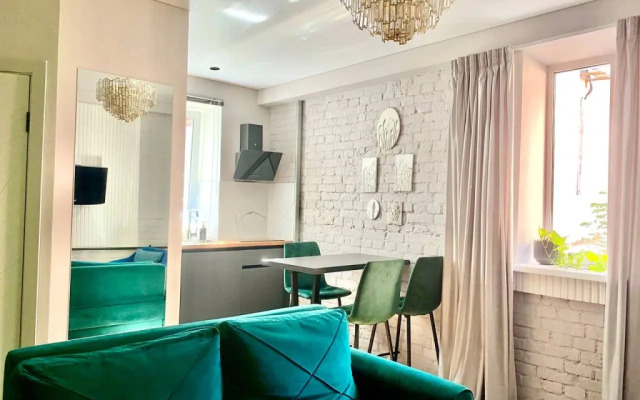 Paradeaparts na Pervomayskoy 13A 1 Apartments