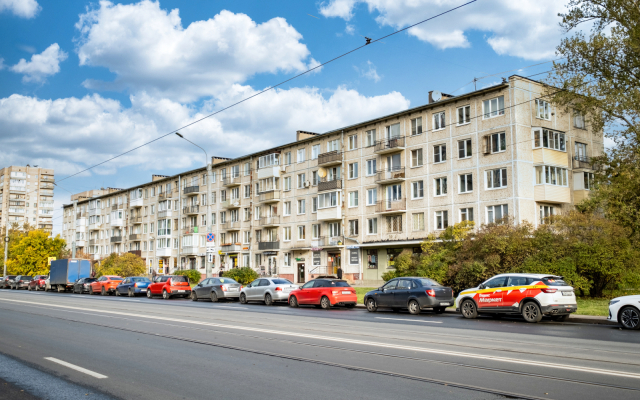 U Metro Zvezdnaya Apartments