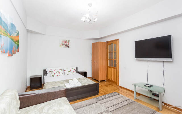 Na Prospekte Nazarbaeva Flat