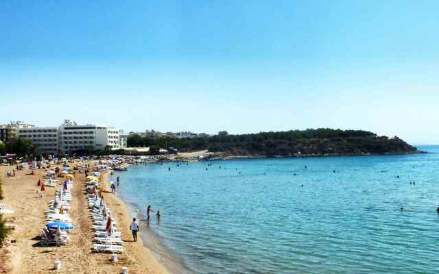 Tuntas Beach Hotel Altinkum