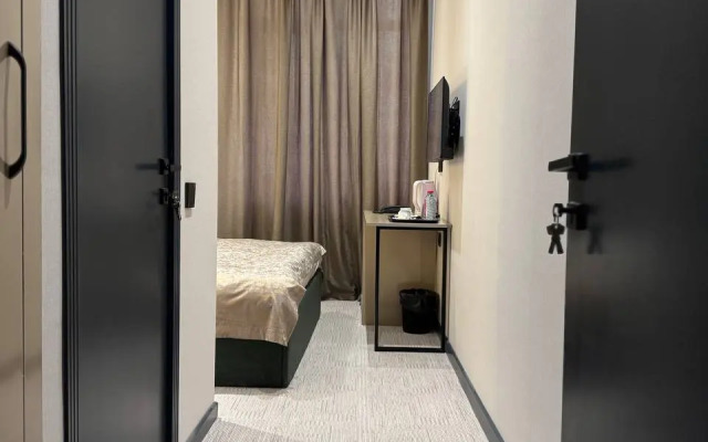 Twelve Inn Hotel