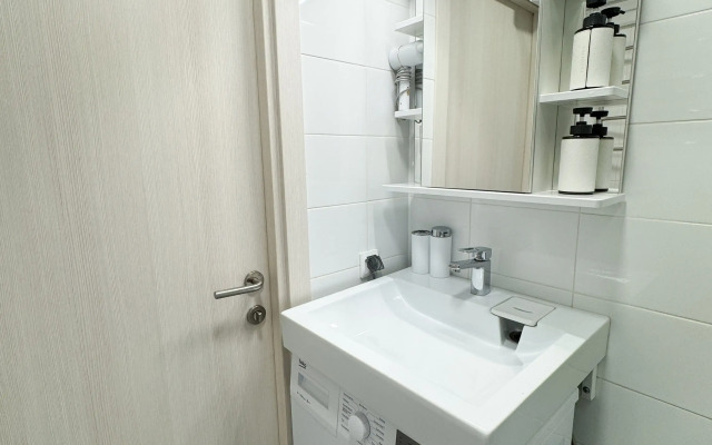S zaseleniem 24/7 luchshiy servis posutochno 50 Flat