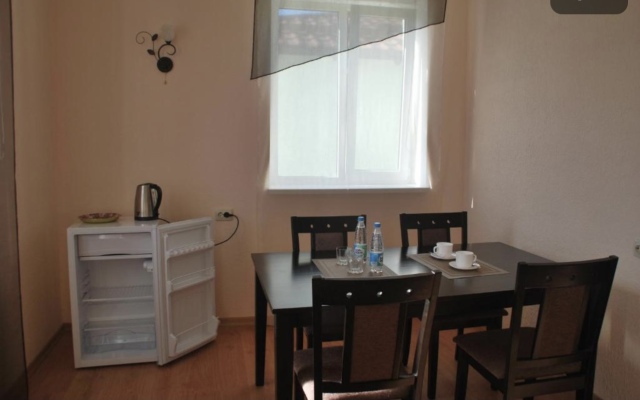 Omega-Briz Guest House