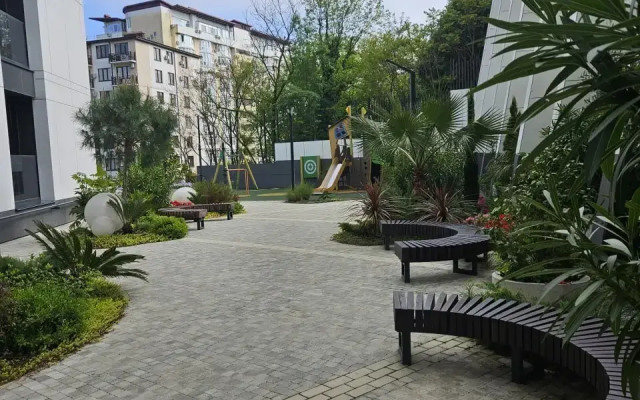 V Tsentre Sochi S Basseynom Flat