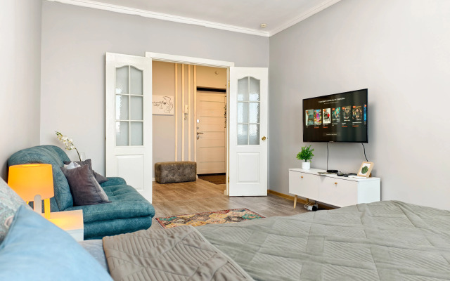 Uyutnaya S Dizaynerskim Remontom I Shikarnym Vidom Flat