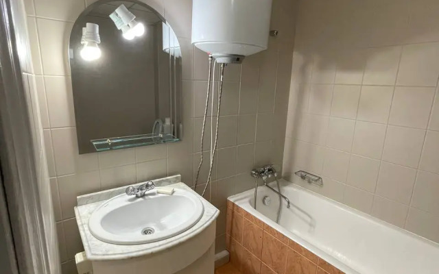 Tolstoy Demonstratsii 38 Flat