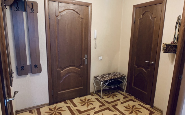 V Tsentre Na Ostrovskogo Apartments