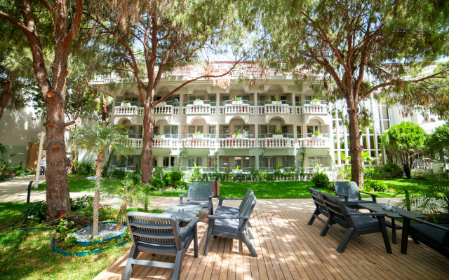 Rose Garden Premium Hotel