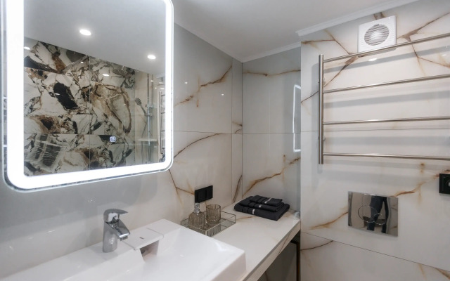 Апартаменты с Дизайнерским Ремонтом в Отличной Локации