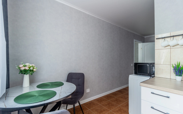 Dvukhkomnatnye V Rybnoy Derevne U Domika Smotritelya Apartments