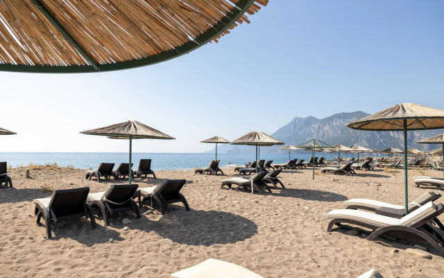 Etenna Beach Bungalows