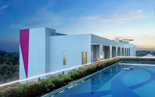 Отель Favehotel Madiun