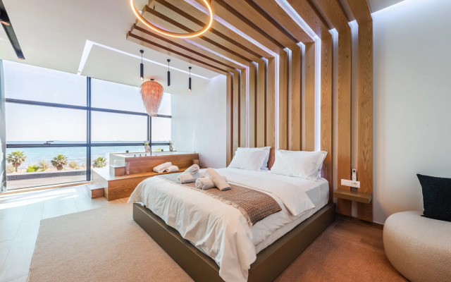 Marina Luxury Suites 101 Jacuzzi Apartments