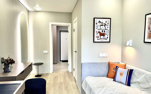 Lyuks S 2-Mya Balkonami I Dizaynerskim Remontom Flat