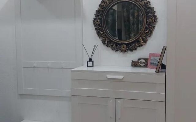 Trekhkomnatnay ryadom s Kremlem Flat