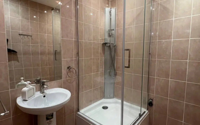 Prostornaya Kvartira V Istoricheskom Tsentre Flat