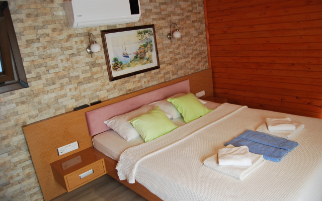 Nuri's Beach Bungalow
