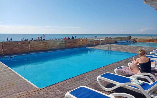 V Zhk Sapfir Na Kaspiyskoy 68 Apartments