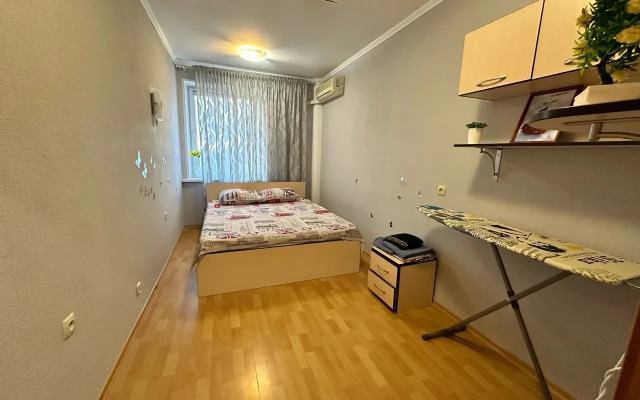 Marshala Zhukova 6 Okolo Lesa Flat