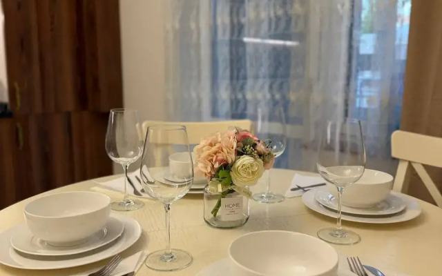 Klacca Lukhury Flat
