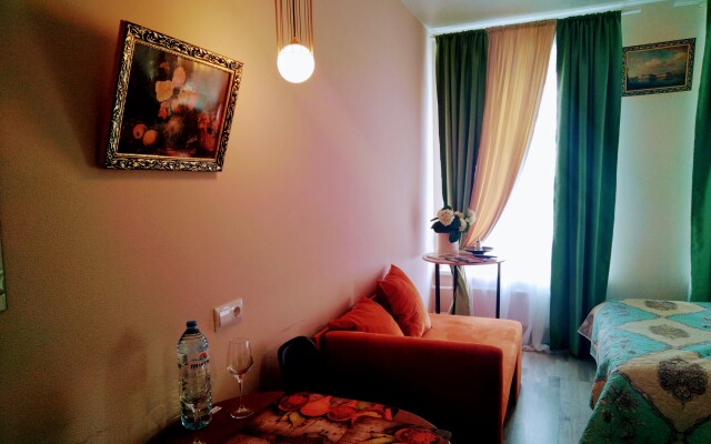 Studiya nedaleko ot Avrory Flat