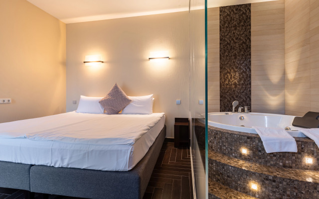 Azimut Park Hotel& SPA Repino