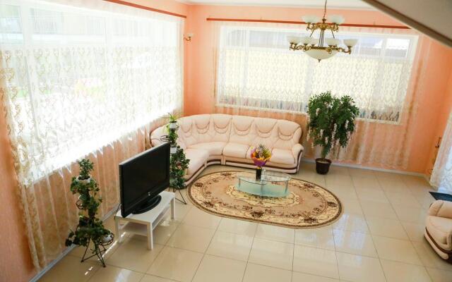 Love Story Hotel