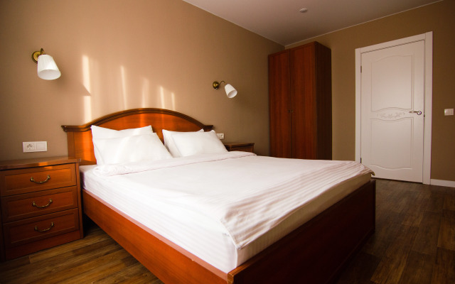 Golden Shar Na Revolyutsionnoy Apartments 5