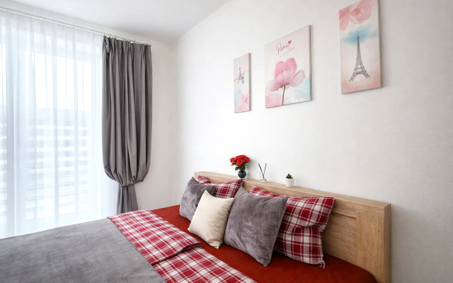 1-комн. апартаменты в ЖК "Новин" с большой кроватью