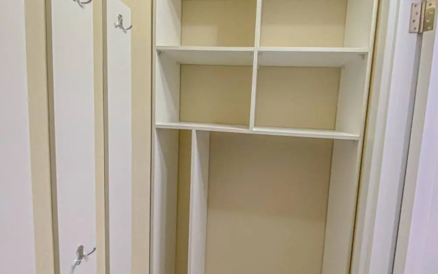 Dizaynerskaya Studiya V Tsentralnom Parke Kultury Flat
