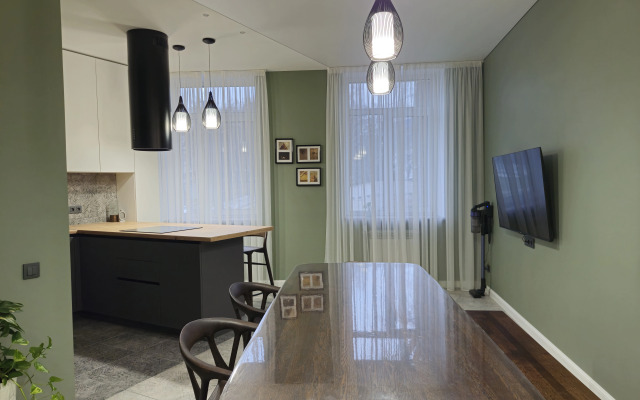 Апартаменты Люкс с Видом на Площадь Победы