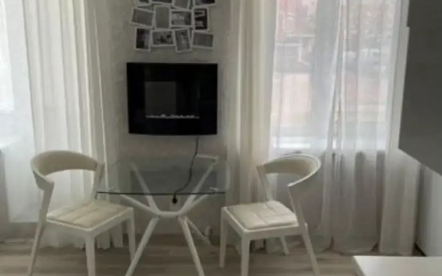 Avrova 13 Flat