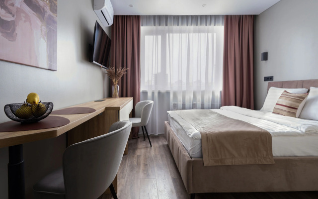 FortEstate 813 Apartments